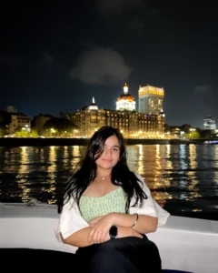  Saloni Daini 